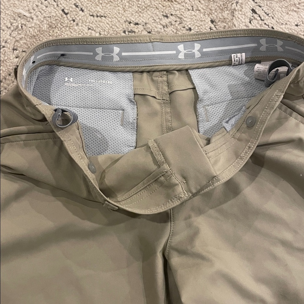 Under Armour Big Boys Khaki Flat Front Shorts - Picture 3 of 13